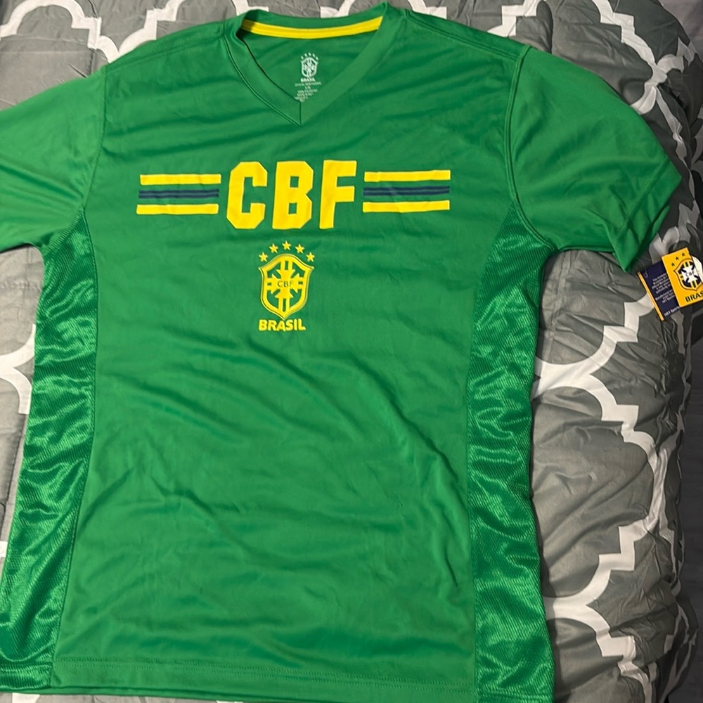 Men’s soccer size large Brazil T-shirt, green